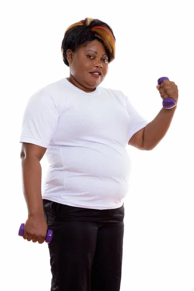 Studio colpo di felice grasso nero africano donna sorridente mentre raisi — Foto Stock