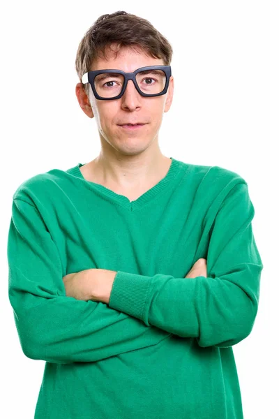 Strzał studio człowieka noszenia okularów z rękami skrzyżowanymi — Zdjęcie stockowe