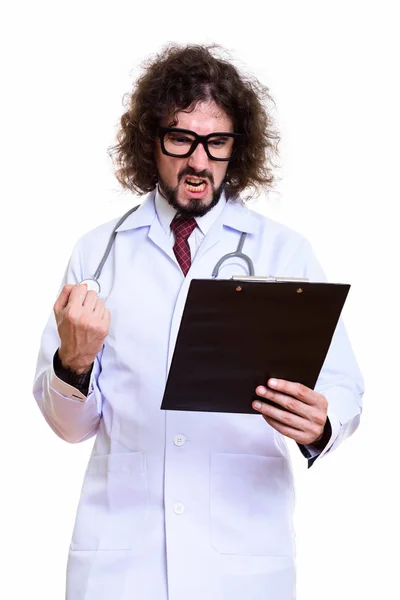 Studio colpo di uomo arrabbiato medico lettura sugli appunti con pugno r — Foto Stock