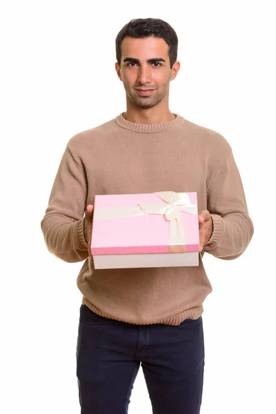 Jovem bonito caucasiano homem segurando caixa de presente pronto para Valentin — Fotografia de Stock