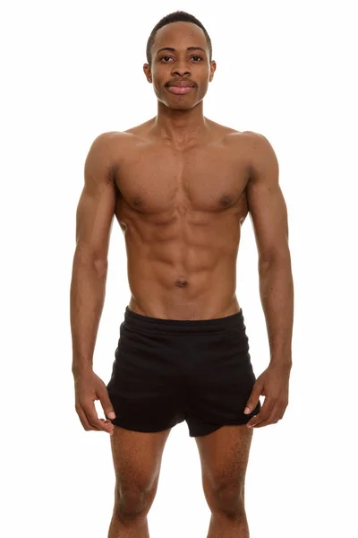 Ung afrikansk man utan skjorta — Stockfoto