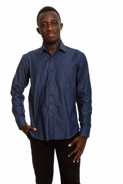 Joven hombre africano feliz sonriendo —  Fotos de Stock