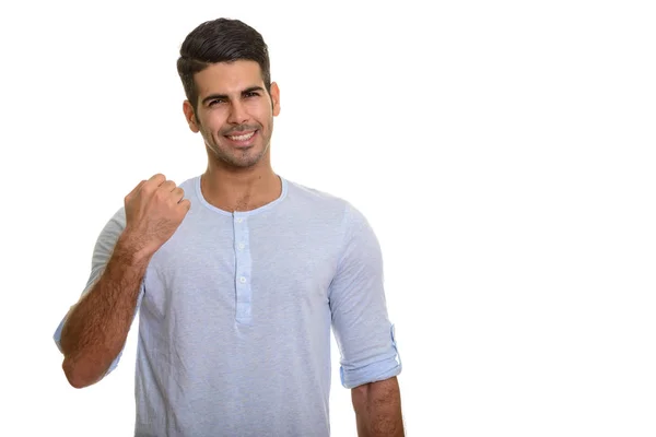 Jovem feliz persa homem sorrindo e olhando motivado — Fotografia de Stock