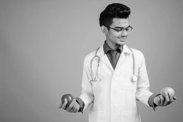 Portrait of young Indian man doctor with eyeglasses — Stock Photo, Image