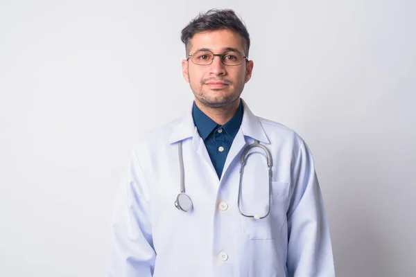 Retrato de jovem médico homem persa com óculos — Fotografia de Stock