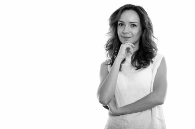 Stüdyo çekim düşünme genç güzel kadın