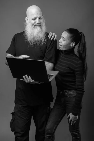 Realiti-TV porno-shou boshlovchilari bilan jinsiy aloqa Serebro guruhining samimiy fotosuratlari