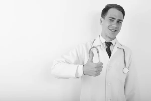 Estudio Joven Hombre Guapo Médico Sobre Fondo Blanco Blanco Negro — Foto de Stock