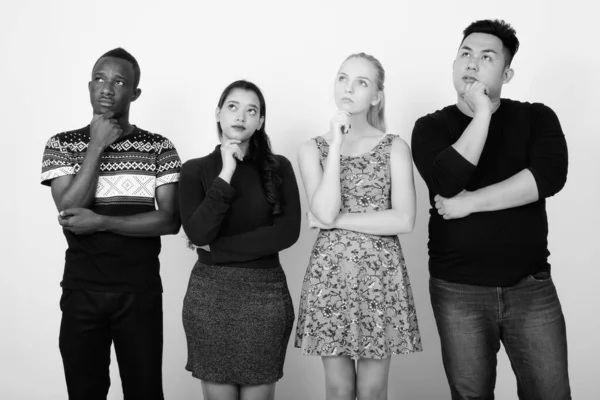Studio Shot Van Multi Etnische Groep Vrienden Samen Als Diversiteit — Stockfoto