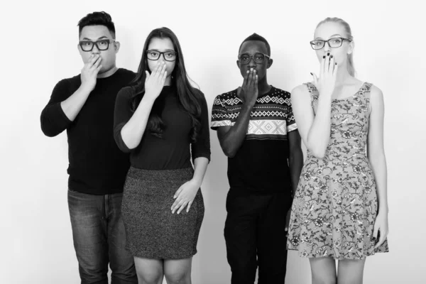 Studio Shot Van Multi Etnische Groep Vrienden Samen Als Diversiteit — Stockfoto