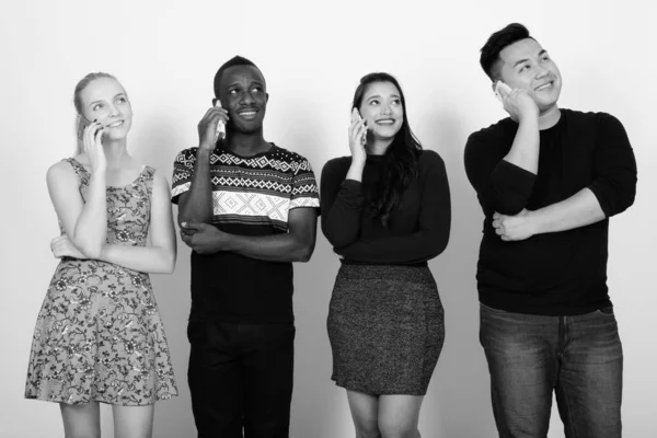 Studio Shot Van Multi Etnische Groep Vrienden Samen Als Diversiteit — Stockfoto