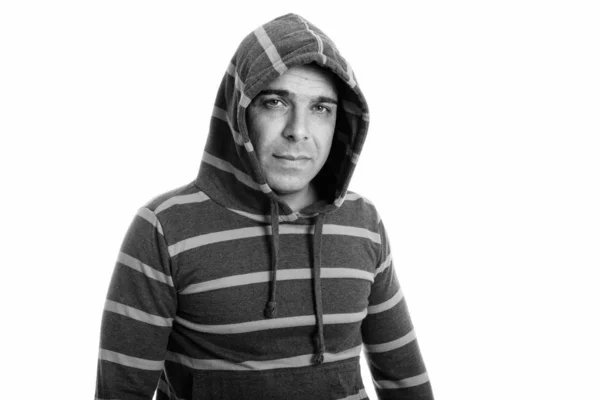 Studio záběr perské mladík nosit hoodie izolované proti Bílému pozadí — Stock fotografie