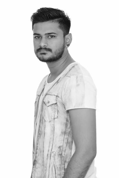 Studio Shot Jeune Homme Indien Barbu Beau Sur Fond Blanc — Photo