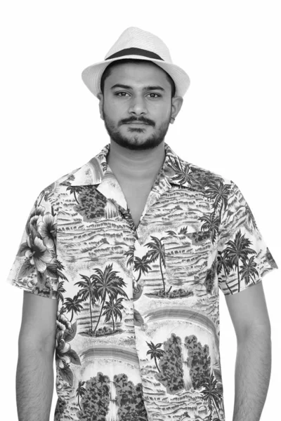 Studio Skott Ung Vacker Skäggig Indisk Turist Man Mot Vit — Stockfoto