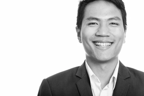 Studio colpo di giovane felice asiatico uomo d'affari sorridente — Foto Stock