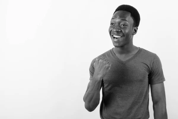 Estudio Joven Hombre Africano Guapo Sobre Fondo Blanco Blanco Negro — Foto de Stock