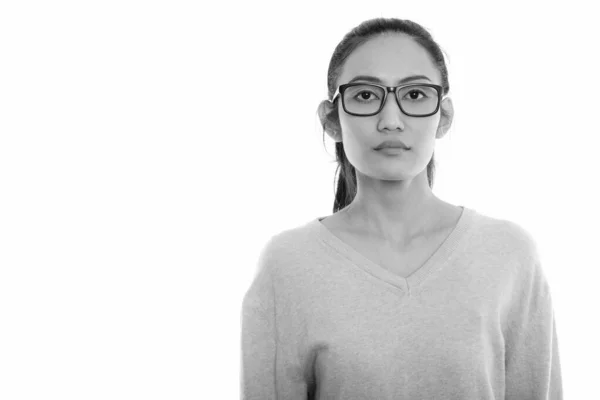 Estudio de tiro de la joven mujer asiática con gafas —  Fotos de Stock