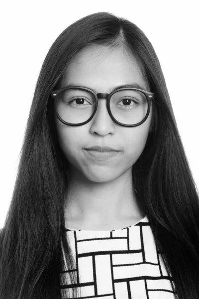 若いアジアの 10 代のオタク少女の顔 — ストック写真