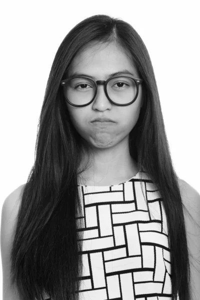 Gesicht der jungen asiatischen Teenager-Nerd-Mädchen suchen aufgeregt — Stockfoto