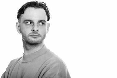 Genç adam geri seyir stüdyo çekim