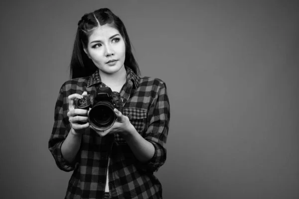 Studio Shot Young Beautiful Asian Hipster Woman Gray Background Black — Photo
