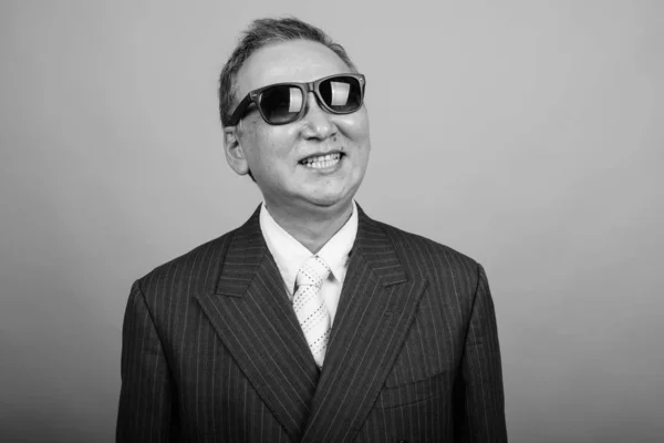 Studio Shot Mature Asian Businessman Wearing Sunglasses Gray Background Black — Foto Stock