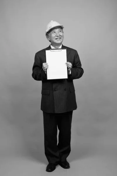 Studio Shot Mature Asian Businessman Engineer Hardhat Gray Background Black — Stock Photo, Image