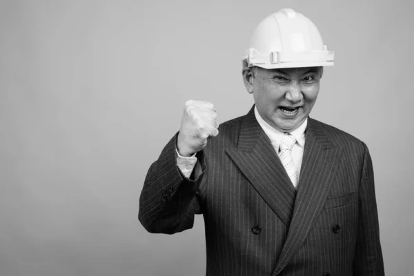 Studio Shot Mature Asian Businessman Engineer Hardhat Gray Background Black — Stockfoto