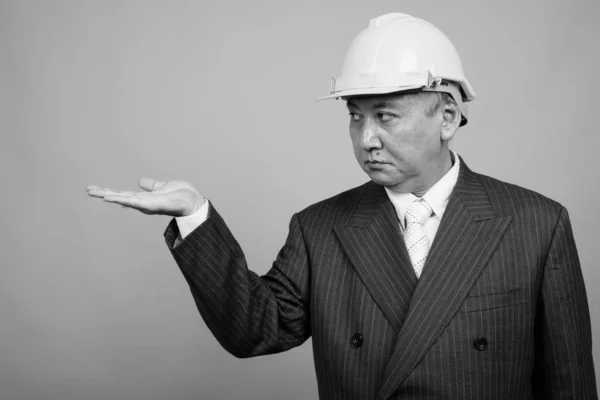 Studio Shot Mature Asian Businessman Engineer Hardhat Gray Background Black — Stock Photo, Image