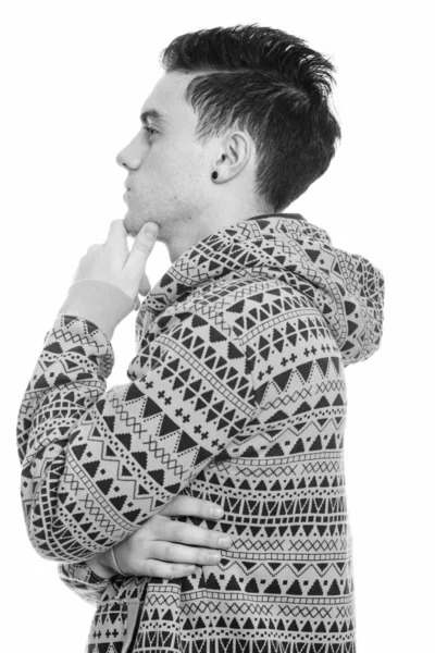 Vue de profil de jeune homme pensant en noir et blanc — Photo