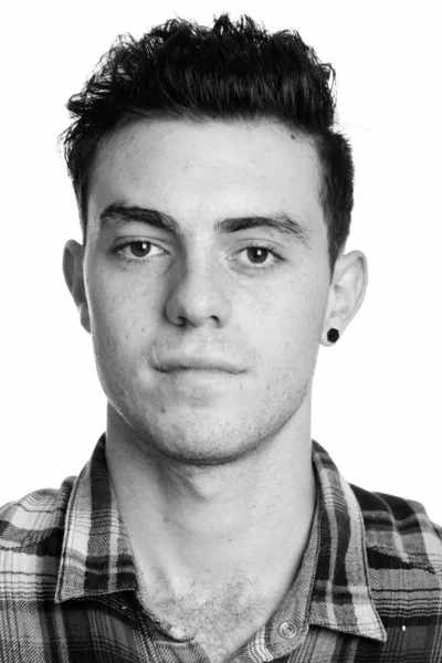 Retrato de jovem hipster bonito homem em preto e branco — Fotografia de Stock