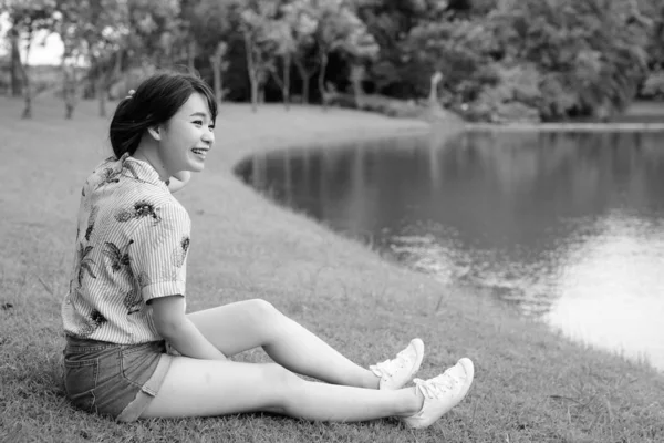 Portrait Young Beautiful Asian Tourist Woman Relaxing Park Black White — 스톡 사진