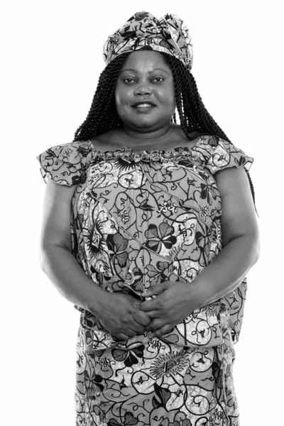 Studio Záběr Krásné Nadváhy Africké Ženy Izolované Proti Bílému Pozadí — Stock fotografie