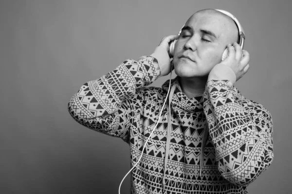 Studio Shot Young Bald Asian Man Wearing Hoodie Gray Background — Stock Photo, Image