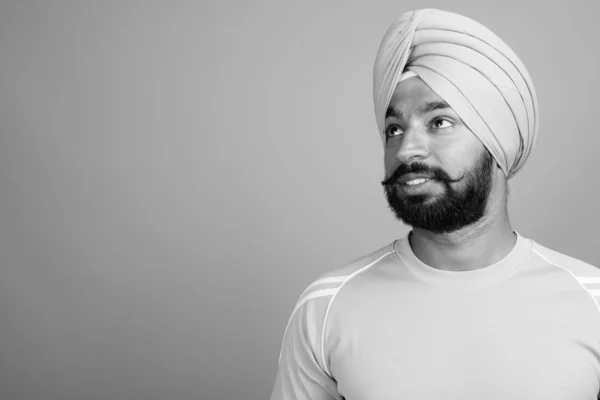 Studio Shot Young Handsome Bearded Indian Sikh Man Wearing Turban — 스톡 사진