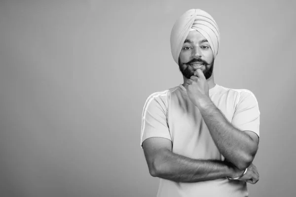 Studio Shot Young Handsome Bearded Indian Sikh Man Wearing Turban — ストック写真