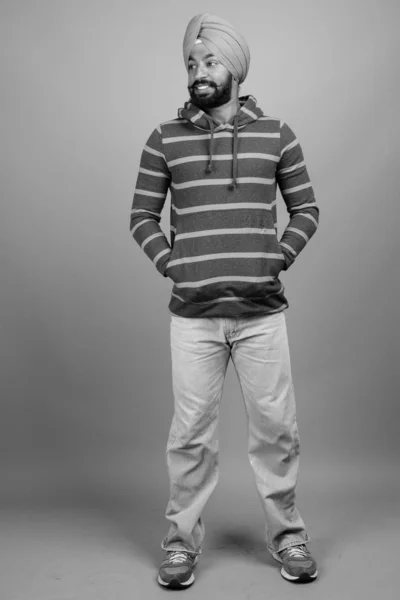 Studio Shot Young Handsome Bearded Indian Sikh Man Wearing Turban — Stock Photo, Image
