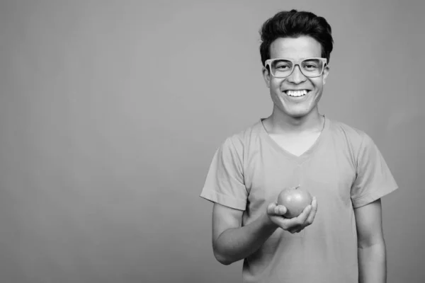 Estudio Hombre Joven Asiático Sobre Fondo Gris Blanco Negro — Foto de Stock