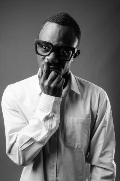 Studio Shot Young African Businessman Gray Background Black White — Stockfoto