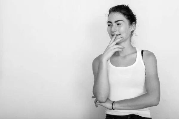 Studio Shot Van Jong Mooi Tiener Meisje Geïsoleerd Tegen Witte — Stockfoto