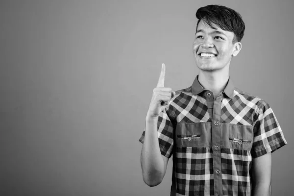 Estudio Disparo Joven Guapo Asiático Hipster Adolescente Contra Fondo Gris —  Fotos de Stock