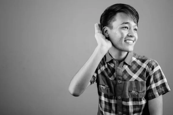 Estudio Disparo Joven Guapo Asiático Hipster Adolescente Contra Fondo Gris —  Fotos de Stock