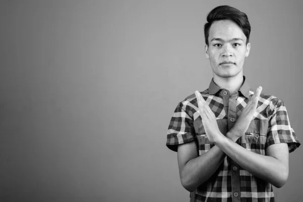 Studio Shot Van Jong Knap Aziatisch Hipster Tiener Jongen Tegen — Stockfoto