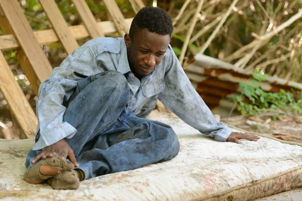 Portrait Young Homeless African Man Streets Outdoors — Φωτογραφία Αρχείου