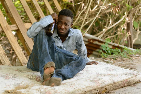 Portrait Young Homeless African Man Streets Outdoors — Φωτογραφία Αρχείου