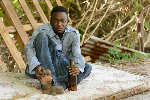 Portrait Young Homeless African Man Streets Outdoors — Φωτογραφία Αρχείου