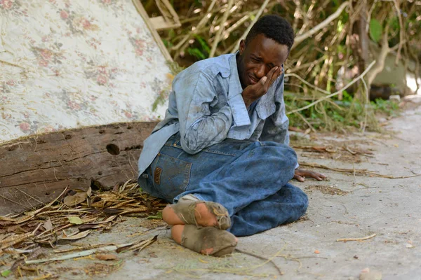 Portrait Young Homeless African Man Streets Outdoors — Φωτογραφία Αρχείου