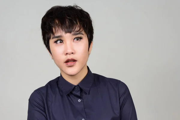 Estudio Joven Andrógina Mujer Transgénero Asiática Sobre Fondo Blanco —  Fotos de Stock