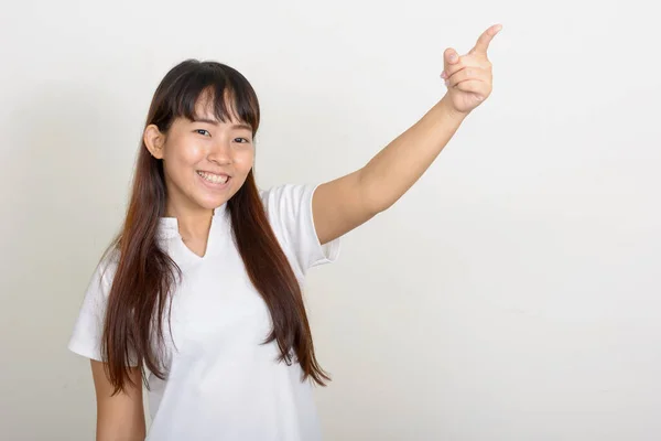 Estúdio Tiro Jovem Mulher Asiática Contra Fundo Branco — Fotografia de Stock