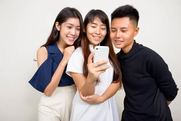 Studio Shot Three Young Beautiful Asian Women Friends Together White — Foto de Stock